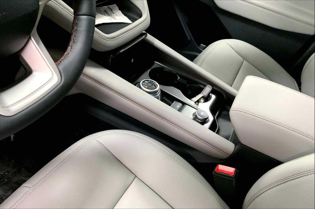 new 2025 Ford Explorer car, priced at $39,287