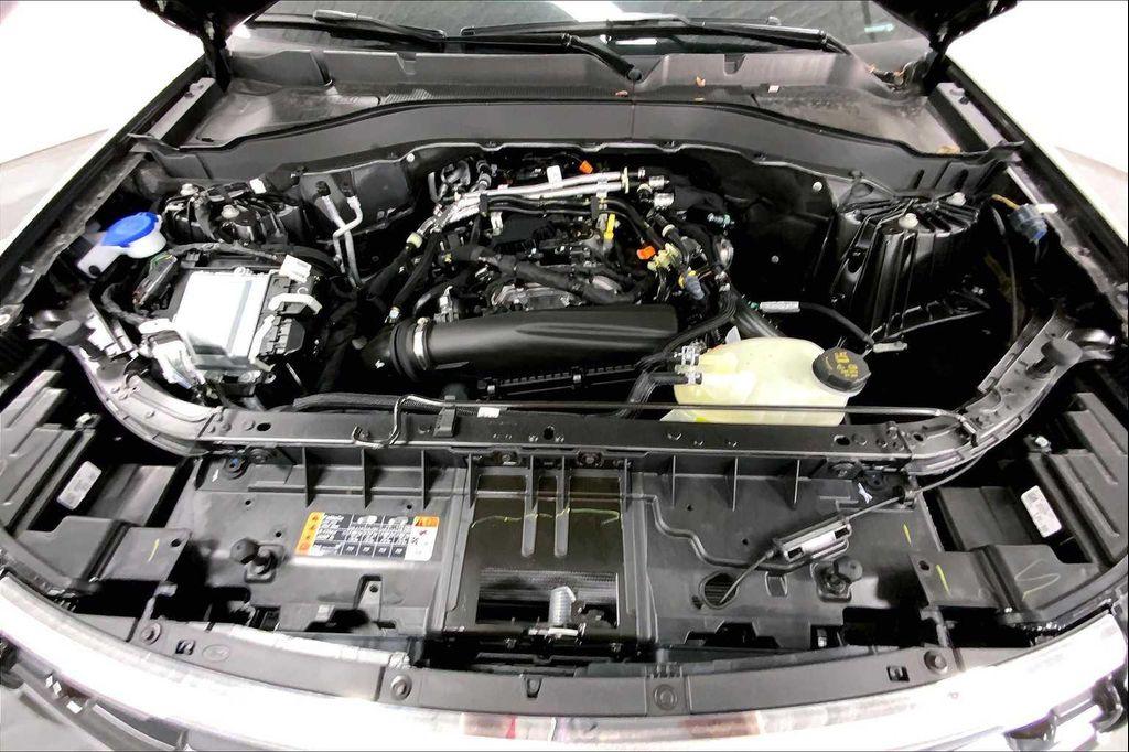 new 2025 Ford Explorer car, priced at $39,287