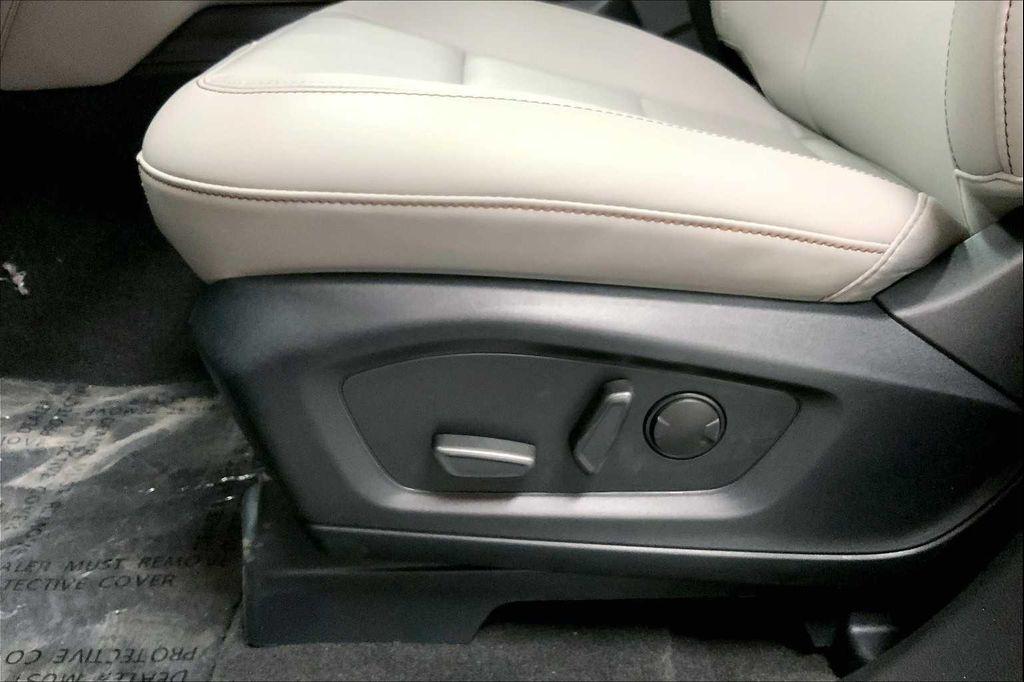 new 2025 Ford Explorer car, priced at $39,287