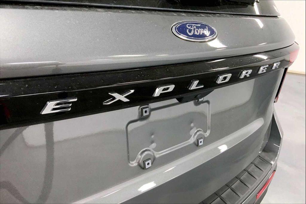 new 2025 Ford Explorer car, priced at $39,287