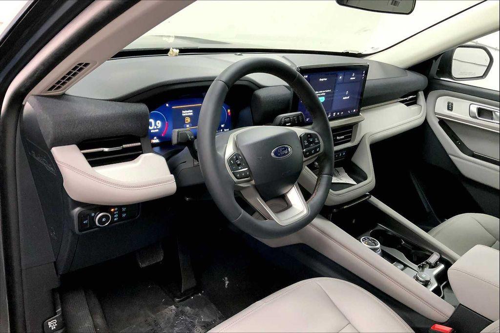 new 2025 Ford Explorer car, priced at $39,287