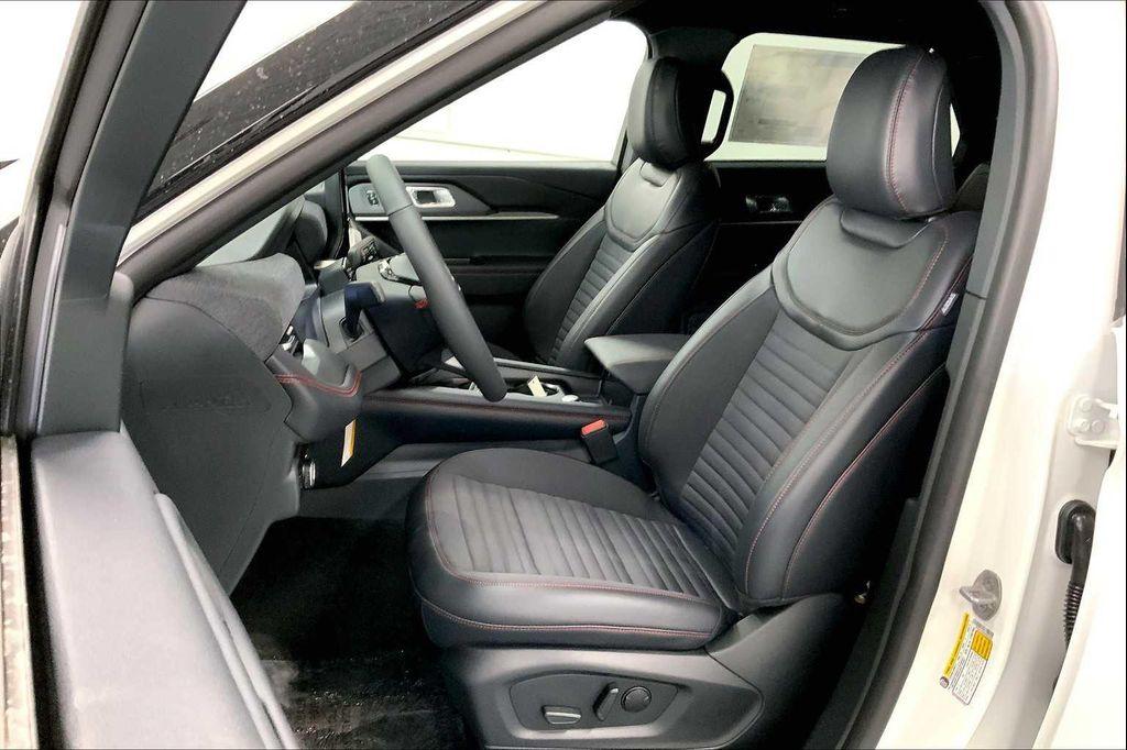 new 2025 Ford Explorer car, priced at $48,875