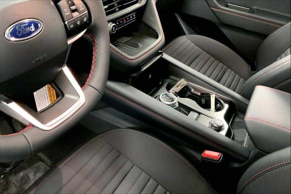 new 2025 Ford Explorer car, priced at $48,875