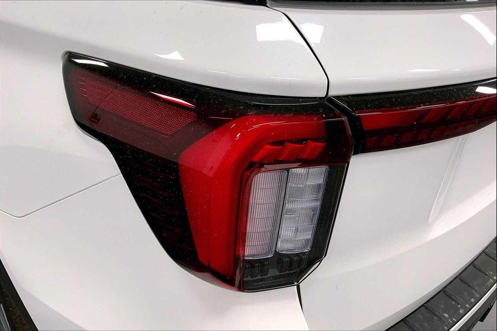 new 2025 Ford Explorer car, priced at $48,875