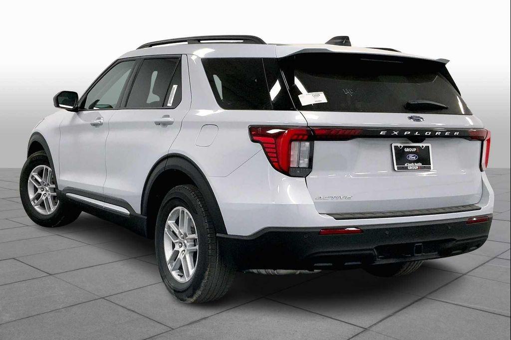 new 2025 Ford Explorer car, priced at $40,645
