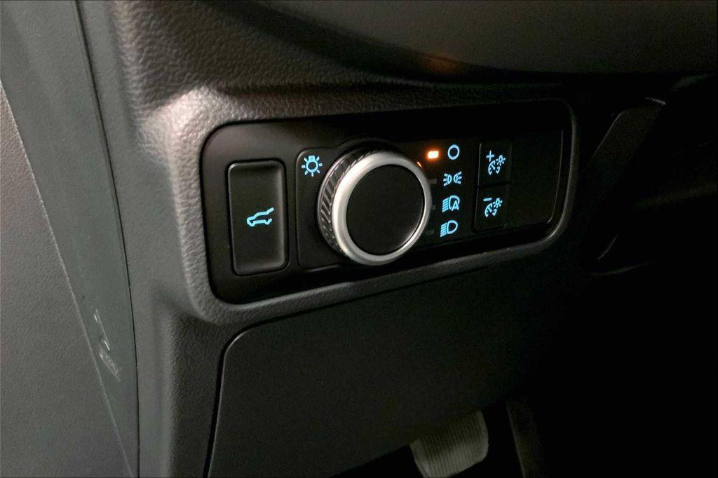 new 2025 Ford Explorer car, priced at $40,645