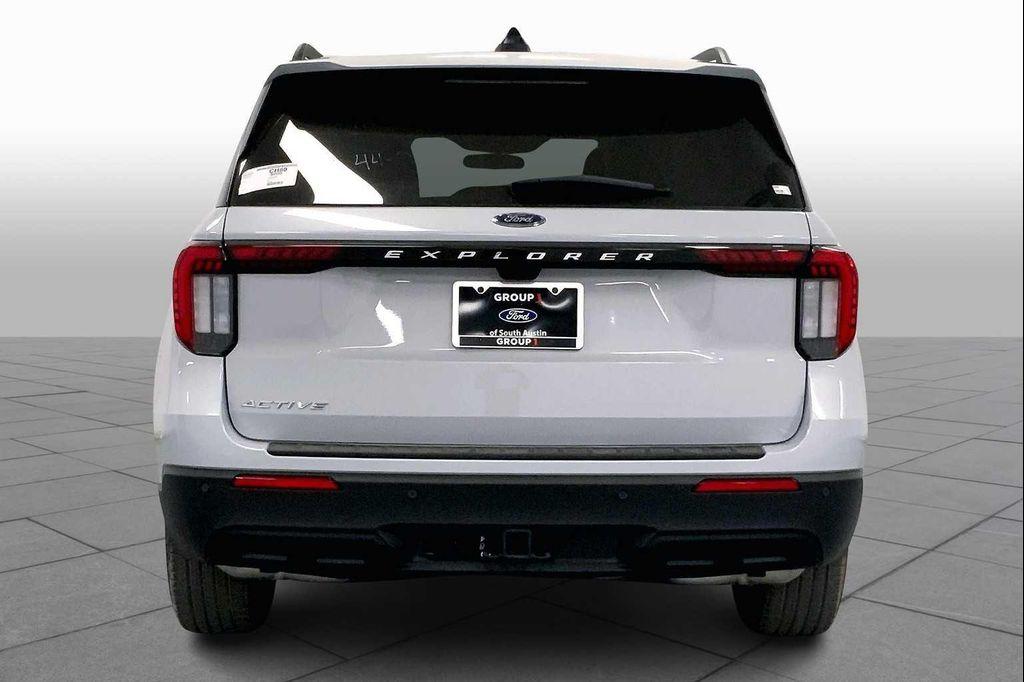 new 2025 Ford Explorer car, priced at $40,645