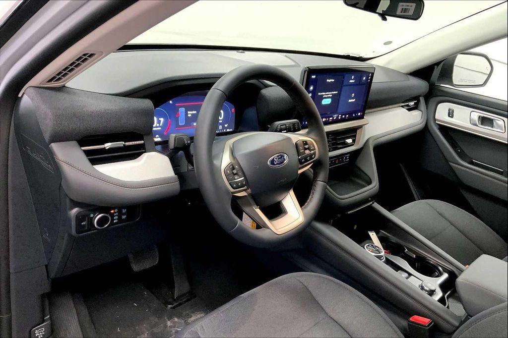 new 2025 Ford Explorer car, priced at $40,645