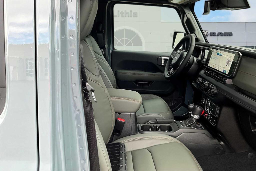 new 2025 Jeep Gladiator car, priced at $59,679
