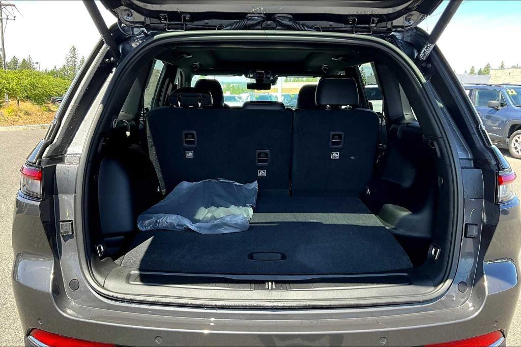 new 2025 Jeep Grand Cherokee car, priced at $50,725