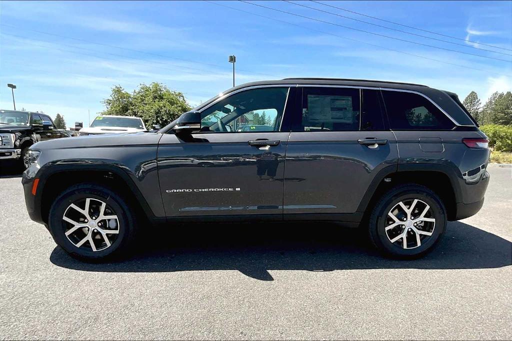 new 2025 Jeep Grand Cherokee car, priced at $50,725