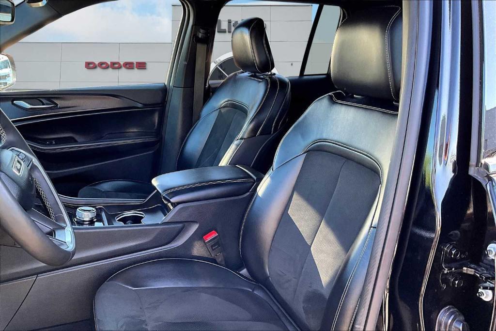 used 2024 Jeep Grand Cherokee car, priced at $34,500