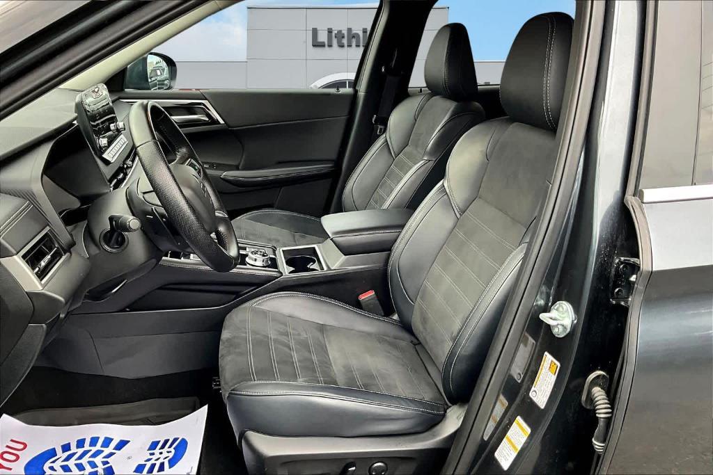 used 2024 Mitsubishi Outlander car, priced at $23,995