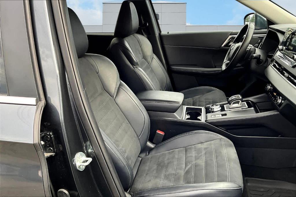 used 2024 Mitsubishi Outlander car, priced at $23,995