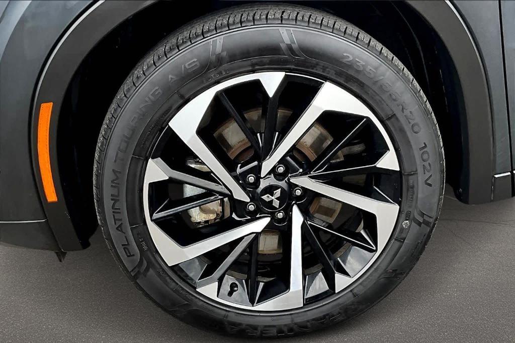 used 2024 Mitsubishi Outlander car, priced at $23,995