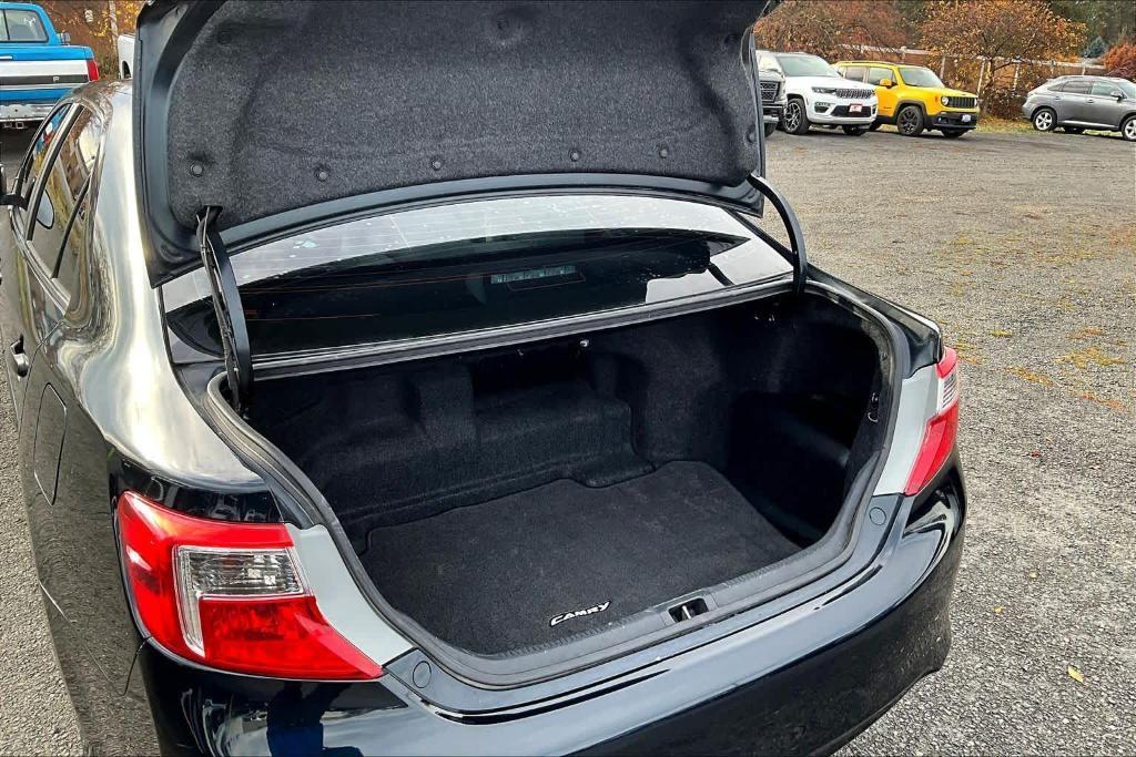 used 2013 Toyota Camry Hybrid car, priced at $14,900