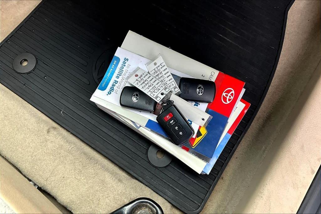 used 2013 Toyota Camry Hybrid car, priced at $14,900