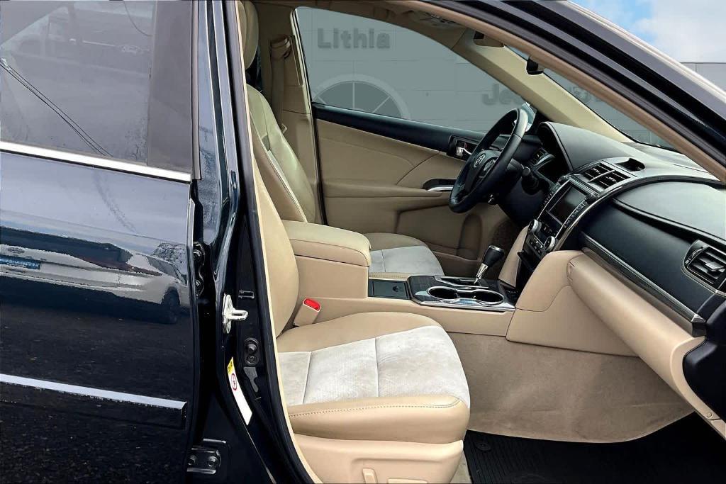 used 2013 Toyota Camry Hybrid car, priced at $14,900