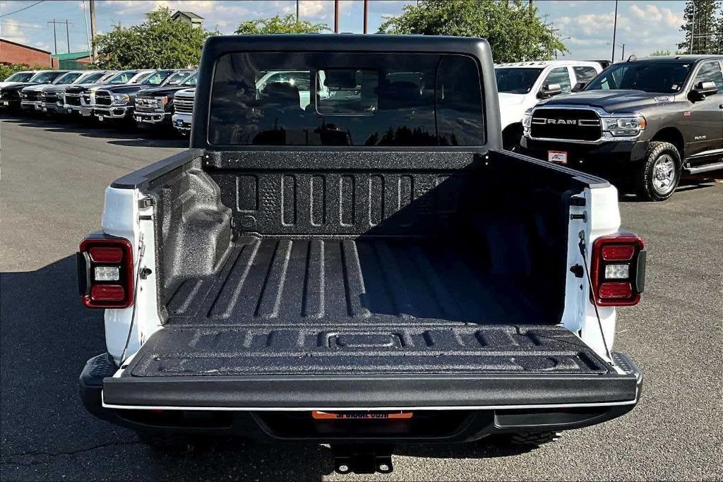 new 2025 Jeep Gladiator car, priced at $49,647