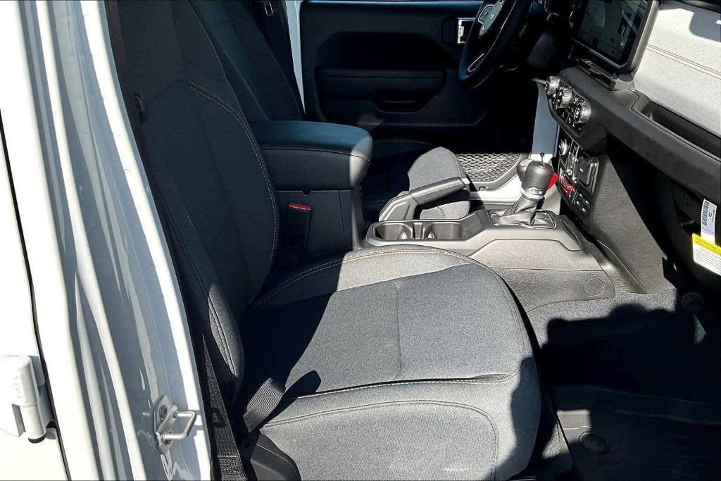 new 2025 Jeep Gladiator car, priced at $49,647