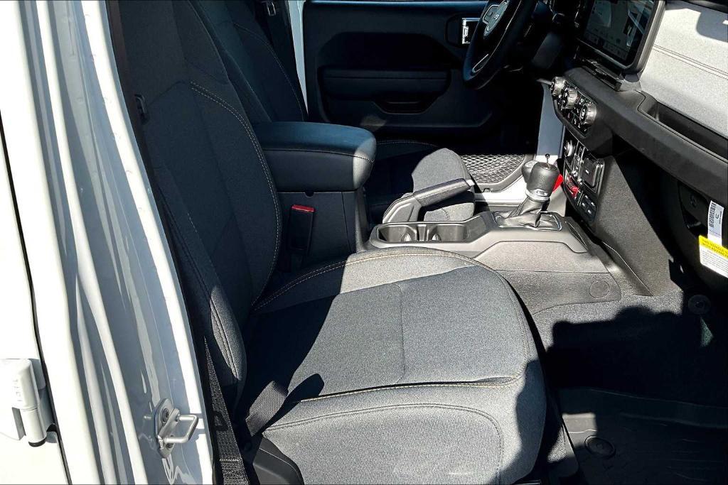 new 2025 Jeep Gladiator car, priced at $49,989
