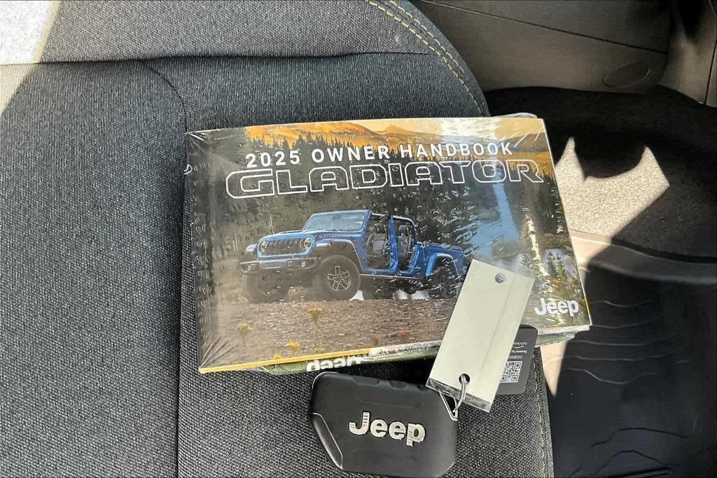 new 2025 Jeep Gladiator car, priced at $49,647