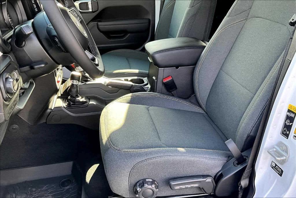 new 2025 Jeep Gladiator car, priced at $49,647