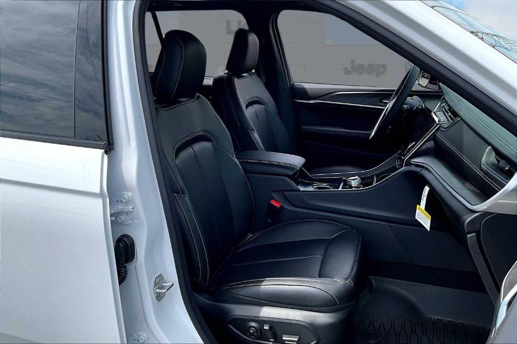 new 2025 Jeep Grand Cherokee car, priced at $49,416
