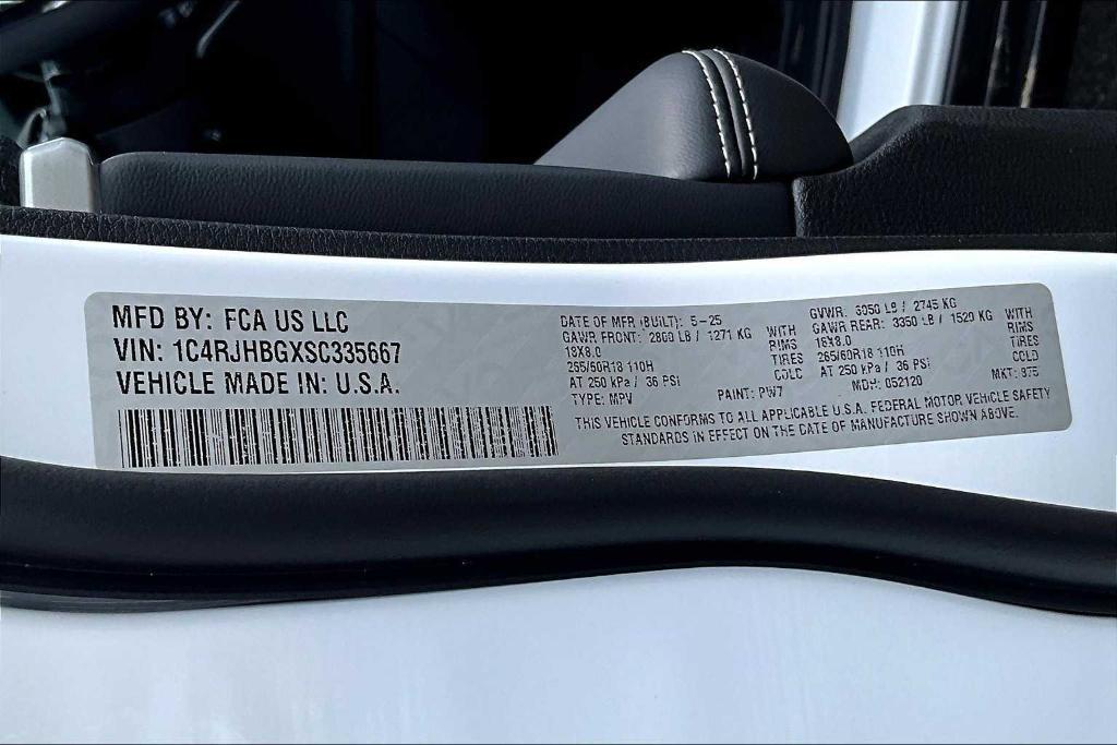 new 2025 Jeep Grand Cherokee car, priced at $49,416