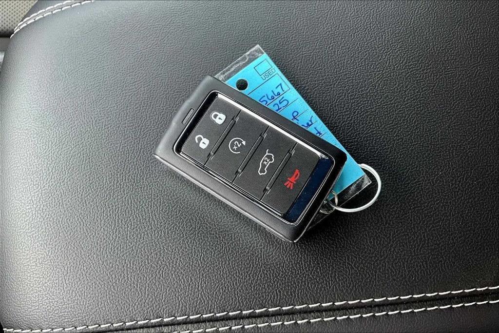 new 2025 Jeep Grand Cherokee car, priced at $52,250