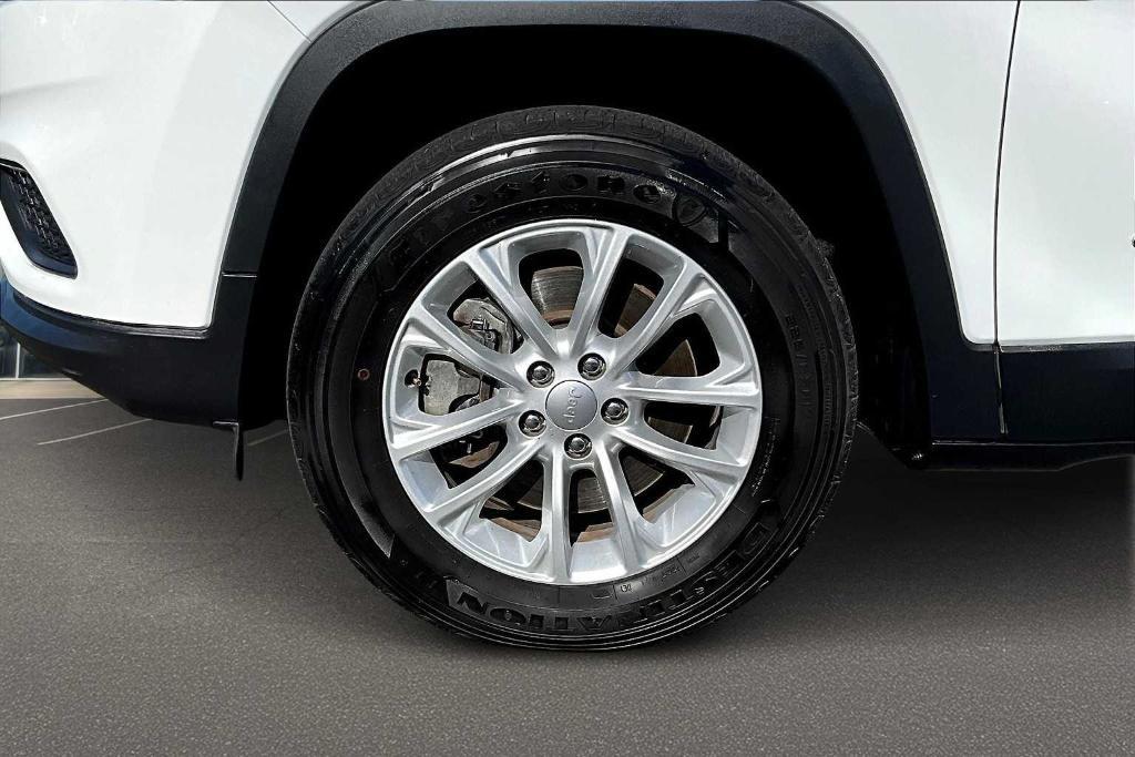 used 2020 Jeep Cherokee car, priced at $19,900