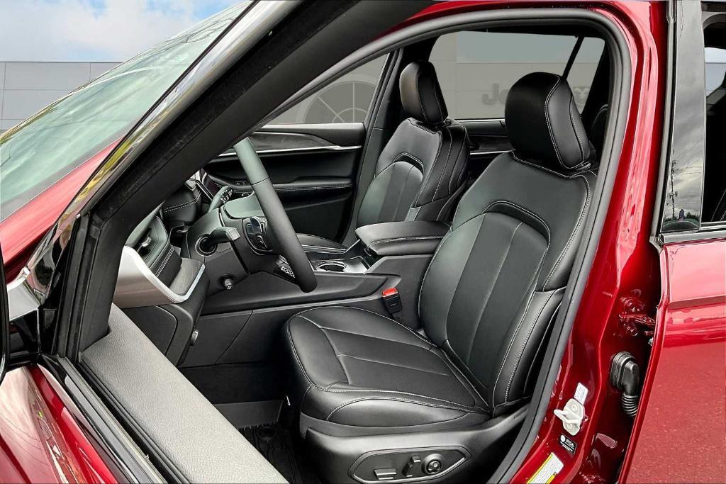 new 2025 Jeep Grand Cherokee L car, priced at $55,400