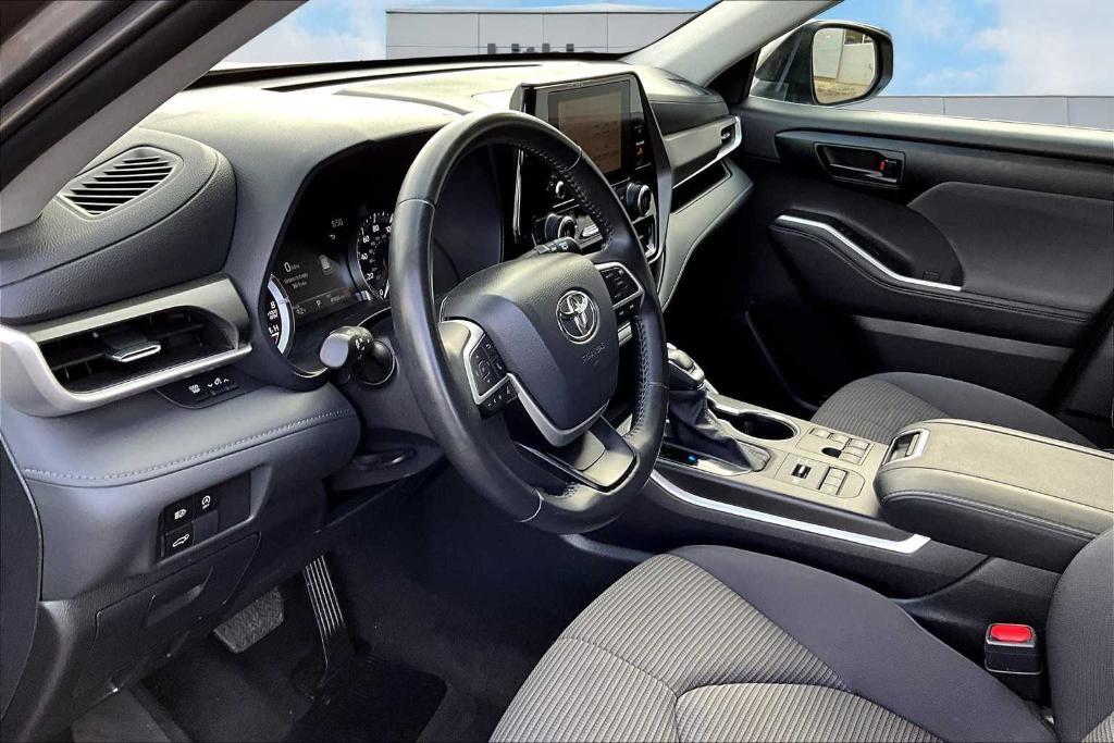 used 2024 Toyota Highlander car, priced at $41,500