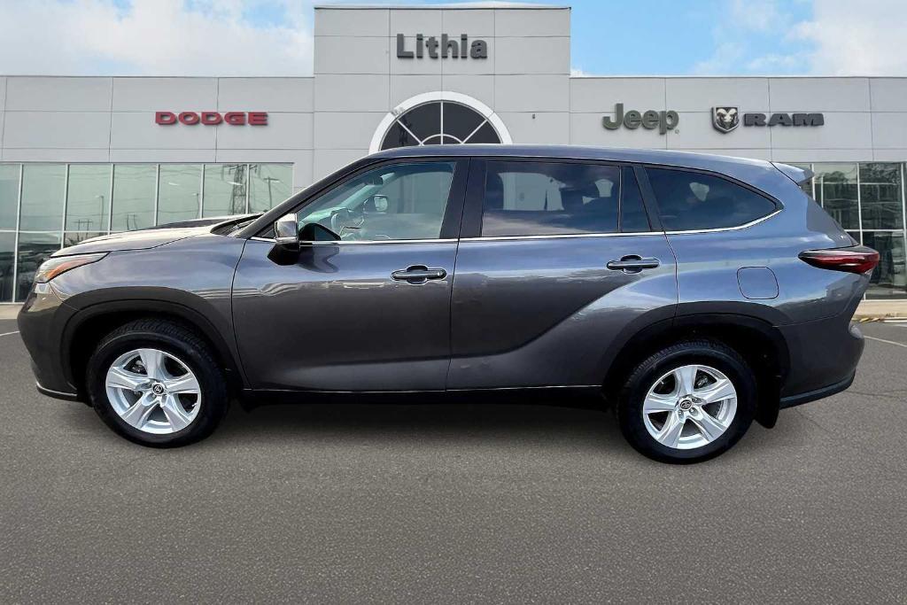 used 2024 Toyota Highlander car, priced at $41,500