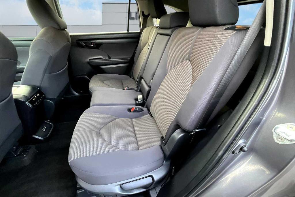 used 2024 Toyota Highlander car, priced at $41,500