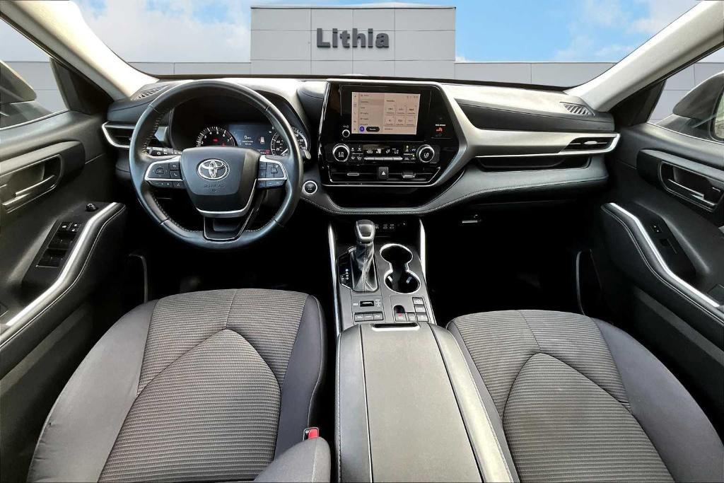 used 2024 Toyota Highlander car, priced at $41,500
