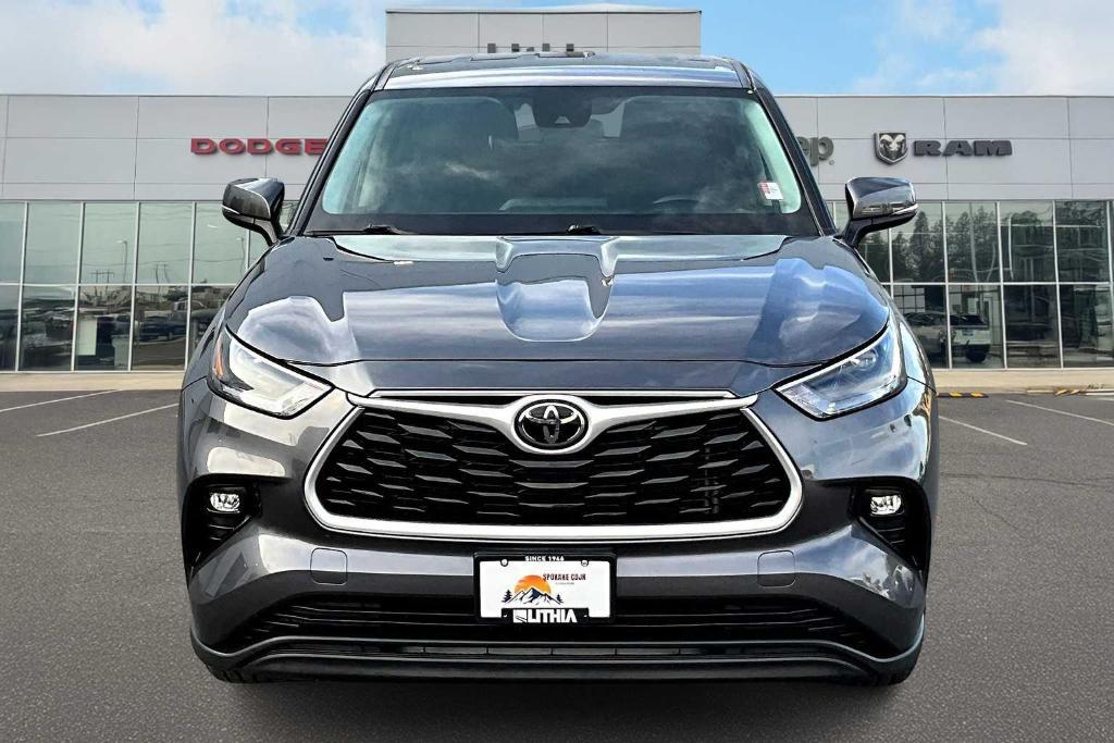used 2024 Toyota Highlander car, priced at $41,500