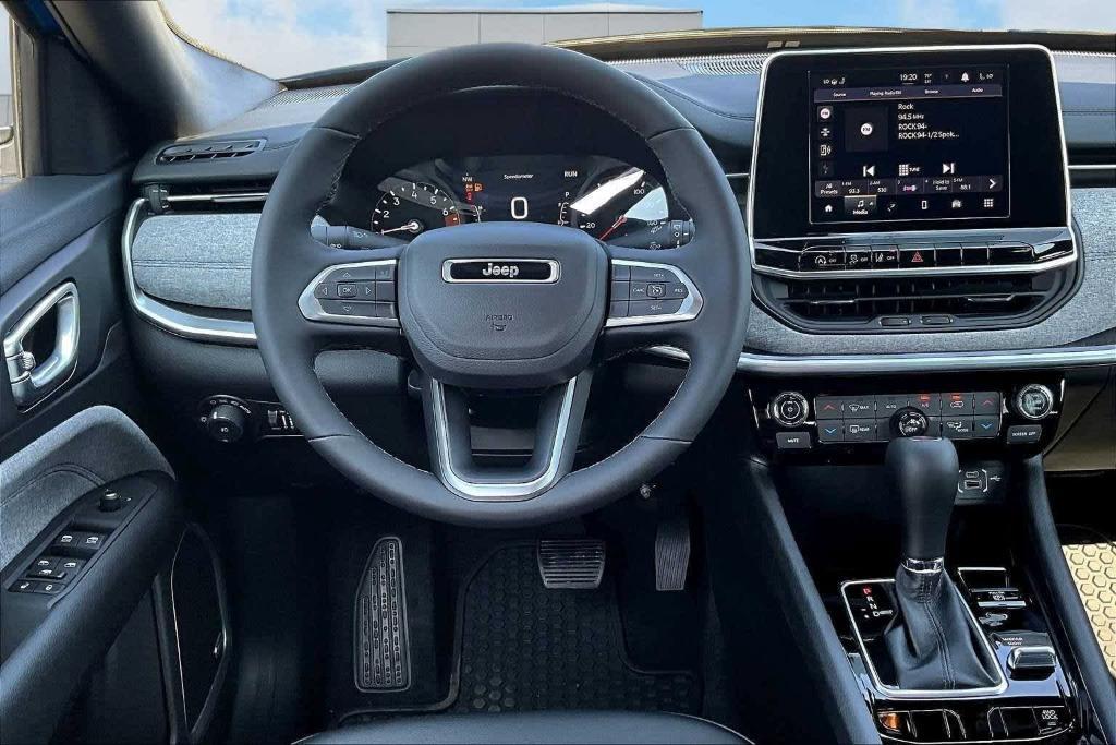 new 2025 Jeep Compass car, priced at $33,200