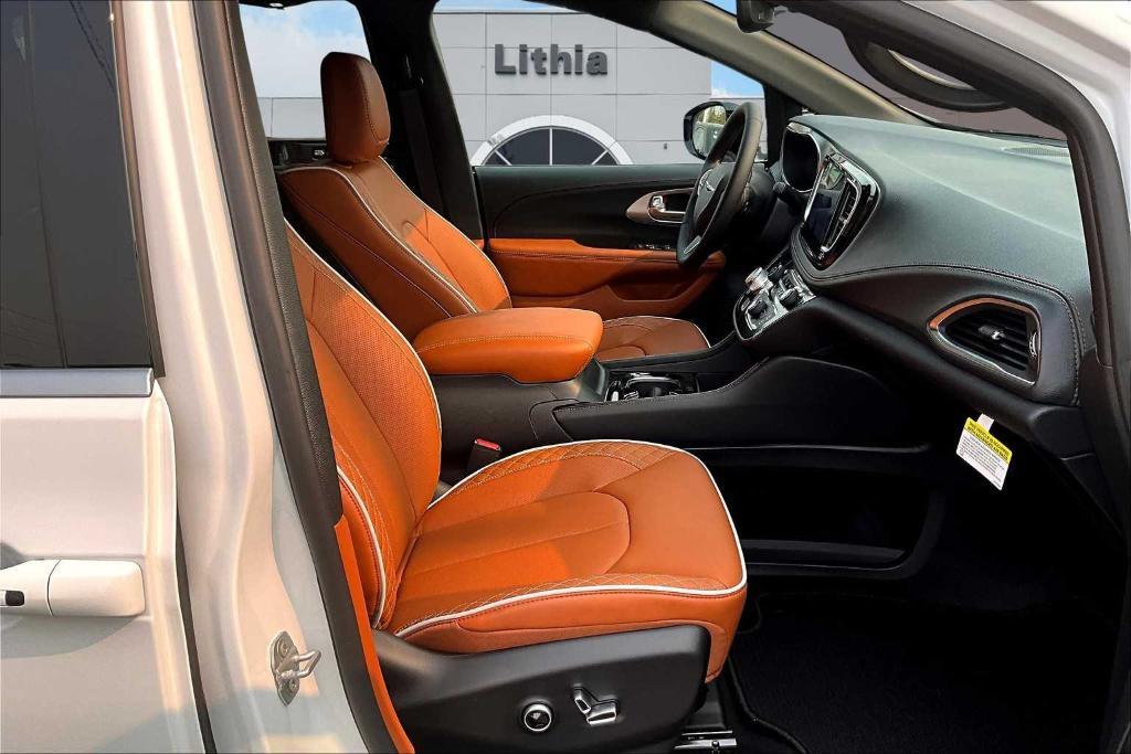 new 2026 Chrysler Pacifica car, priced at $58,022