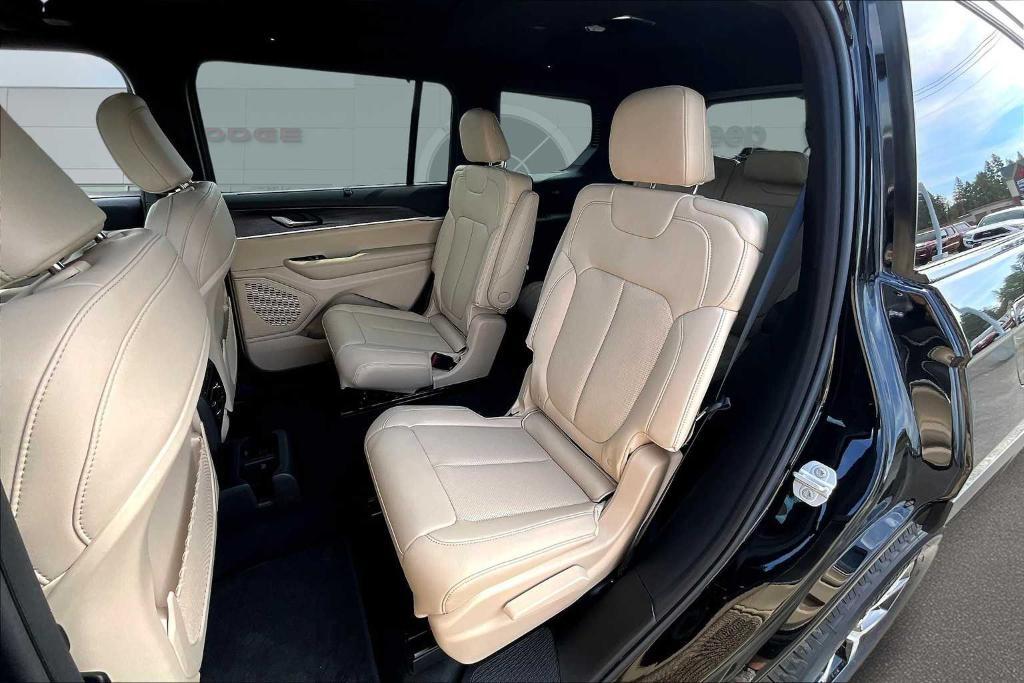 new 2025 Jeep Grand Cherokee L car, priced at $54,400