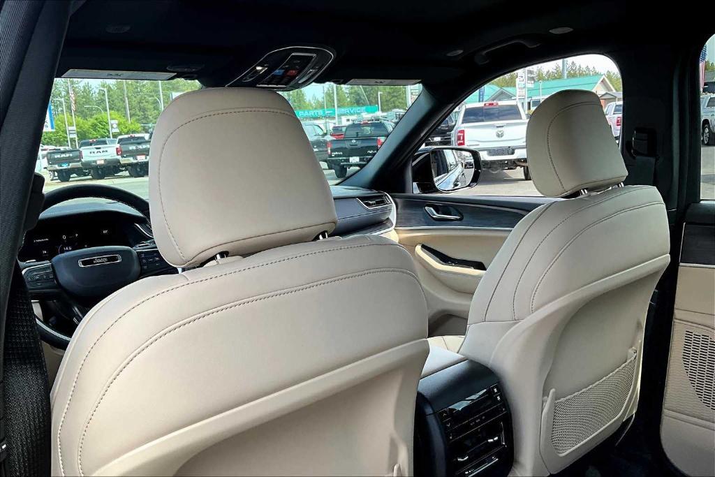 new 2025 Jeep Grand Cherokee L car, priced at $54,400