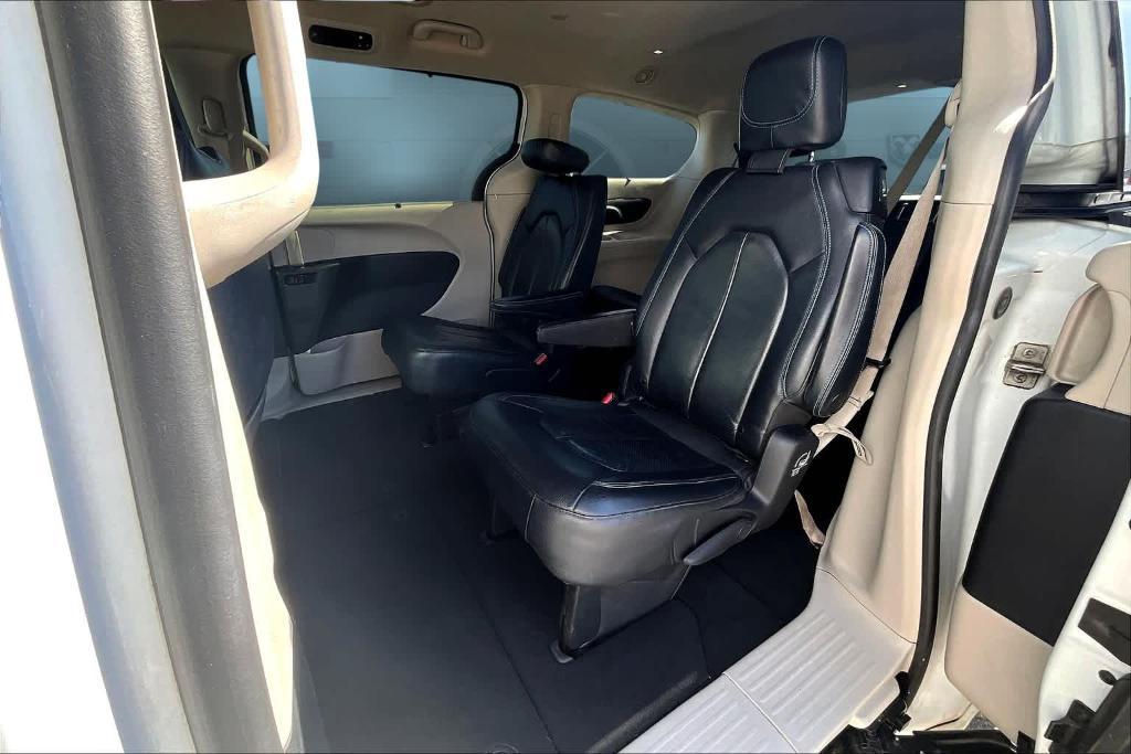 used 2021 Chrysler Pacifica car, priced at $26,000