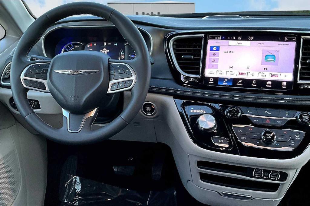 used 2023 Chrysler Pacifica Hybrid car, priced at $29,000
