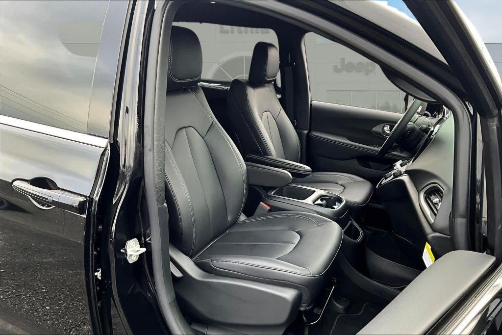 new 2025 Chrysler Voyager car, priced at $38,580