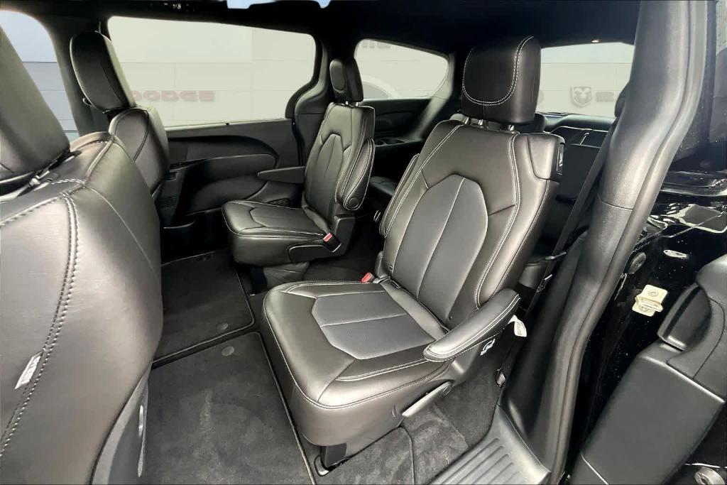 new 2025 Chrysler Voyager car, priced at $38,580