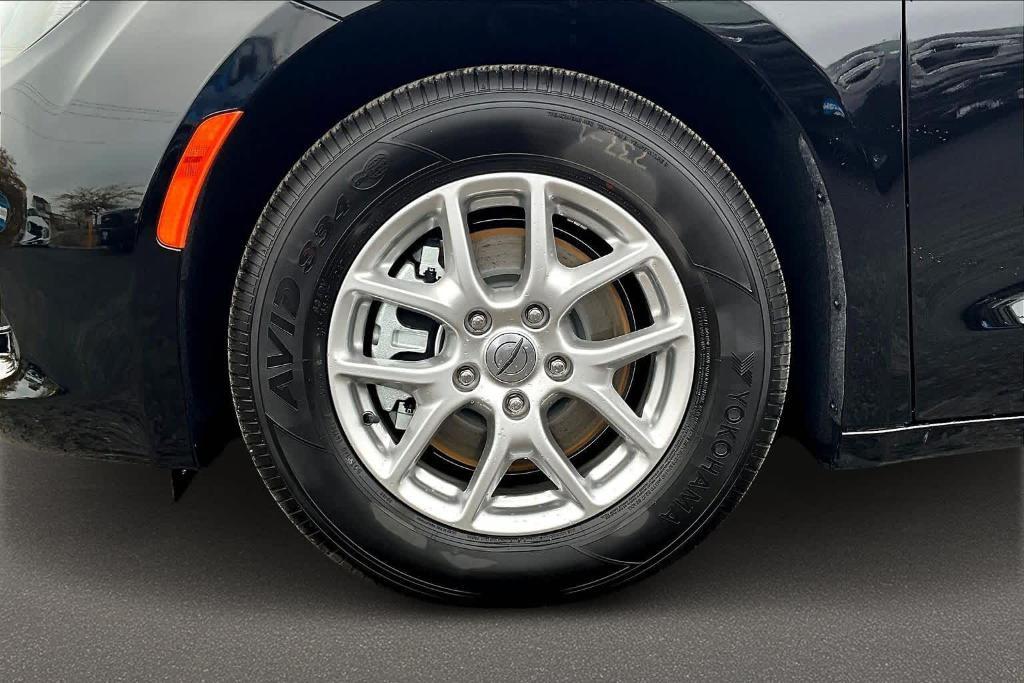 new 2025 Chrysler Voyager car, priced at $38,580