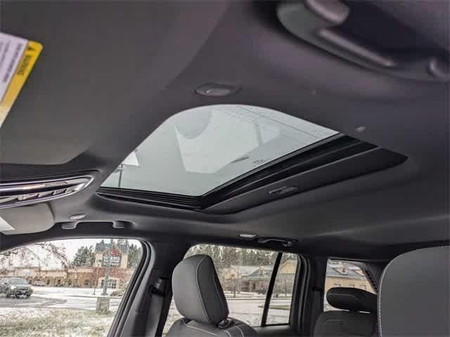 new 2025 Jeep Grand Cherokee car, priced at $38,000