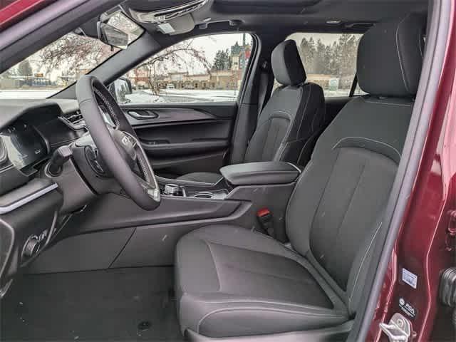 new 2025 Jeep Grand Cherokee car, priced at $41,561
