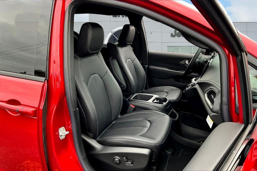 new 2026 Chrysler Pacifica car, priced at $52,858