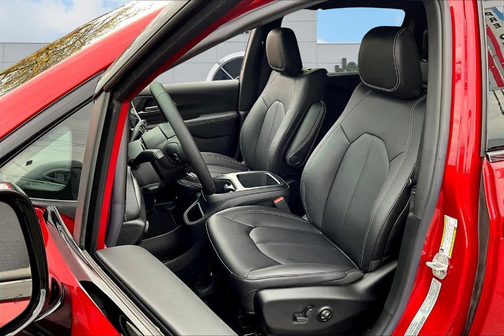 new 2026 Chrysler Pacifica car, priced at $52,858